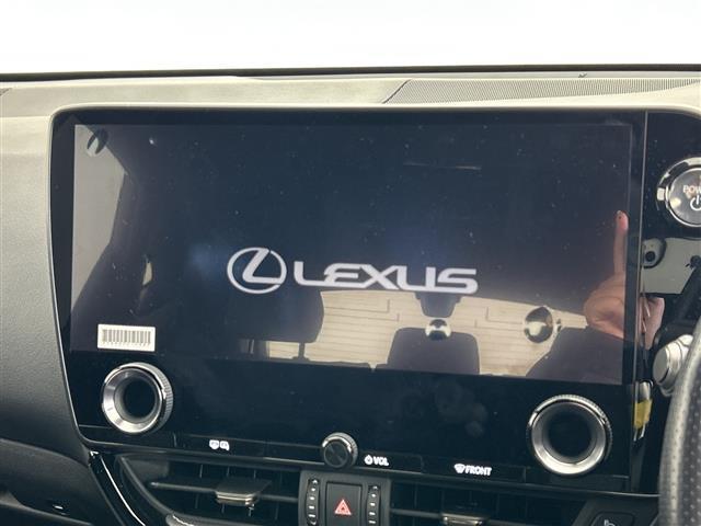 ＮＸ ＮＸ３５０ｈ　Ｆスポーツ　禁煙車　ワンオーナー　全周囲カメラ　ムーンルーフ　１４型でィスプレイオーディオ　ハンズフリー電動リアゲート　純正ＯＰオレンジキャリパー　パワーシート　全席シートヒーター　ＤＮ席ベンチレーション（4枚目）