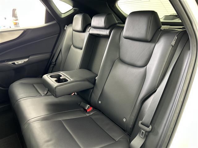 ＮＸ ＮＸ３５０ｈ　Ｆスポーツ　禁煙車　ワンオーナー　全周囲カメラ　ムーンルーフ　１４型でィスプレイオーディオ　ハンズフリー電動リアゲート　純正ＯＰオレンジキャリパー　パワーシート　全席シートヒーター　ＤＮ席ベンチレーション（40枚目）