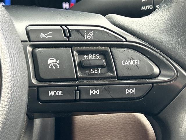 ヤリスクロス ハイブリッドＺ　禁煙車／純正ディスプレイオーディオ／全方位カメラ／ＴｏｙｏｔａＳａｆｅｔｙＳｅｎｓｅ／ビルトインＥＴＣ２．０／レーダークルーズコントロール／ブラインドスポットモニター／ハーフレザーシート（10枚目）