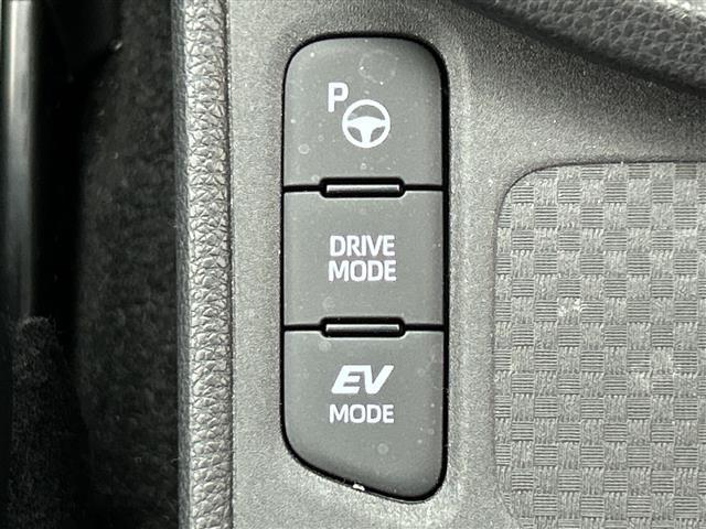 ヤリスクロス ハイブリッドＺ　禁煙車／純正ディスプレイオーディオ／全方位カメラ／ＴｏｙｏｔａＳａｆｅｔｙＳｅｎｓｅ／ビルトインＥＴＣ２．０／レーダークルーズコントロール／ブラインドスポットモニター／ハーフレザーシート（31枚目）