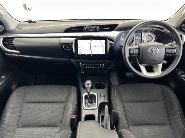 ハイラックス Ｚ　禁煙車／パートタイム４ＷＤ／社外９インチサイバーナビ／バックカメラ／トヨタセーフティセンス／レーダークルーズコントロール／クリアランスソナー／ビルトインＥＴＣ２．０／ドライブレコーダー／オートライト（3枚目）
