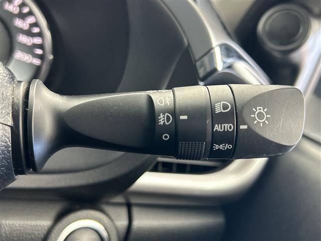 ハイラックス Ｚ　禁煙車／パートタイム４ＷＤ／社外９インチサイバーナビ／バックカメラ／トヨタセーフティセンス／レーダークルーズコントロール／クリアランスソナー／ビルトインＥＴＣ２．０／ドライブレコーダー／オートライト（25枚目）