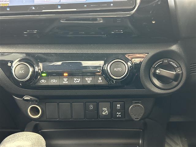 ハイラックス Ｚ　禁煙車／パートタイム４ＷＤ／社外９インチサイバーナビ／バックカメラ／トヨタセーフティセンス／レーダークルーズコントロール／クリアランスソナー／ビルトインＥＴＣ２．０／ドライブレコーダー／オートライト（30枚目）
