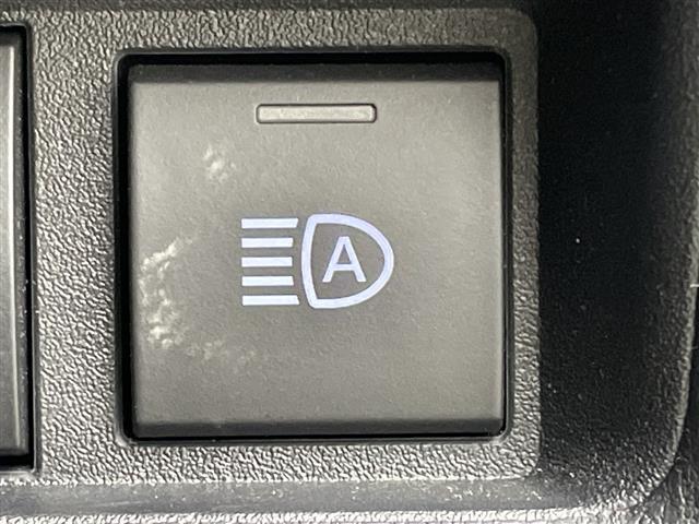 シエンタ ハイブリッドＺ　禁煙車／トヨタセーフティセンス／純正１０．５型ナビ／フルセグＴＶ／バックカメラ／レーダークルーズコントロール／前後ドラレコ／両側電動／ＢＳＭ／ＬＥＤオートライト／オートハイビーム／プリクラッシュ（11枚目）