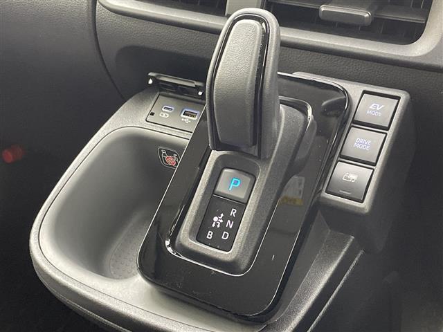 シエンタ ハイブリッドＺ　禁煙車／トヨタセーフティセンス／純正１０．５型ナビ／フルセグＴＶ／バックカメラ／レーダークルーズコントロール／前後ドラレコ／両側電動／ＢＳＭ／ＬＥＤオートライト／オートハイビーム／プリクラッシュ（32枚目）