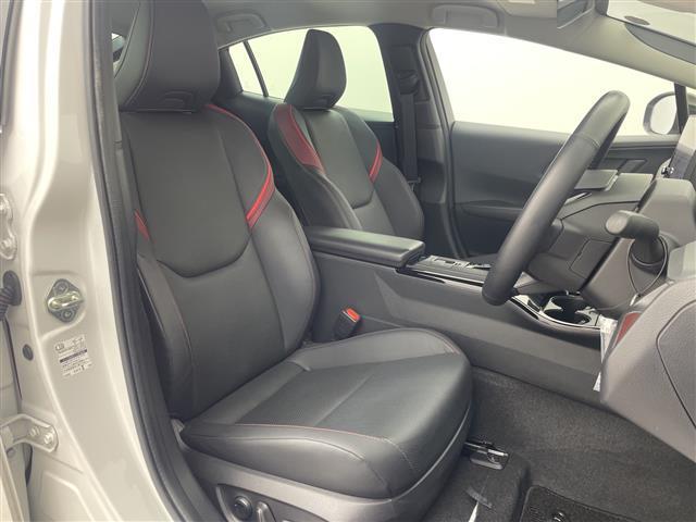 プリウス Ｚ　禁煙車／純正ナビ／パノラミックビューモニター／トヨタセーフティセンス／プリクラッシュセーフティ／レーダークルーズコントロール／オートマチックハイビーム／レーントレーシングアシスト／ブラインドスポットモ（14枚目）