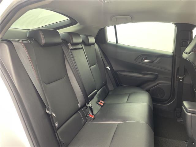 プリウス Ｚ　禁煙車／純正ナビ／パノラミックビューモニター／トヨタセーフティセンス／プリクラッシュセーフティ／レーダークルーズコントロール／オートマチックハイビーム／レーントレーシングアシスト／ブラインドスポットモ（15枚目）