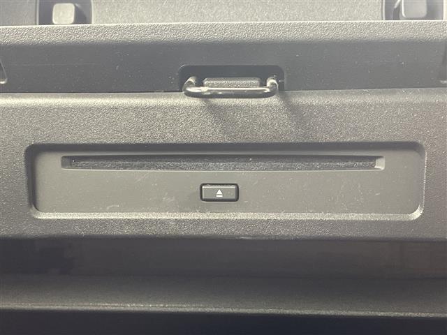 シエンタ Ｚ　禁煙車／純正ディスプレイオーディオ／ＣＤ・ＤＶＤデッキ／トヨタセーフティセンス／プリクラッシュ／レーントレーシングアシスト／レーダークルコン／両側パワスラ／ステアリングヒーター／ＢＳＭ／全方位カメラ（8枚目）