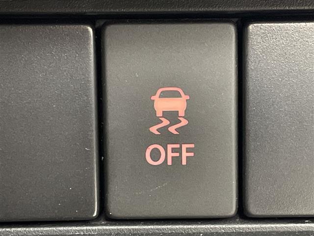 スイフトスポーツ ベースグレード　禁煙車／デュアルブレーキサポート／全方位モニター用カメラＰＫＧ装着車／６速ＭＴ／レーダークルコン／レーンキープ／シートヒーター／ＬＥＤオートライト／革巻きステアリング／純正１７インチＡＷ／前後ドラレコ（13枚目）