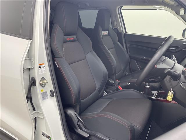スイフトスポーツ ベースグレード　禁煙車／デュアルブレーキサポート／全方位モニター用カメラＰＫＧ装着車／６速ＭＴ／レーダークルコン／レーンキープ／シートヒーター／ＬＥＤオートライト／革巻きステアリング／純正１７インチＡＷ／前後ドラレコ（14枚目）