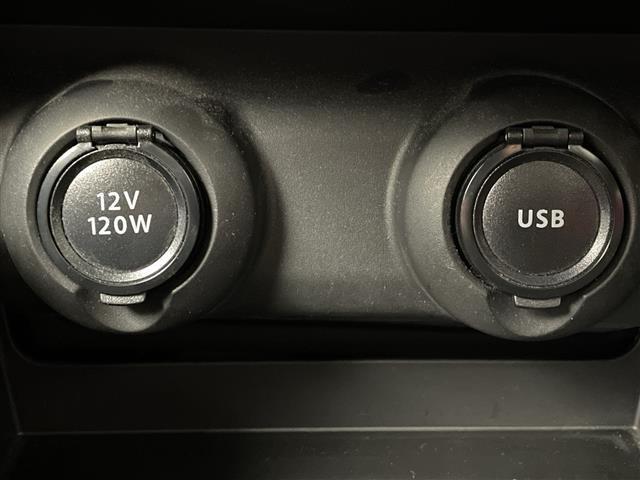 スイフトスポーツ ベースグレード　禁煙車／デュアルブレーキサポート／全方位モニター用カメラＰＫＧ装着車／６速ＭＴ／レーダークルコン／レーンキープ／シートヒーター／ＬＥＤオートライト／革巻きステアリング／純正１７インチＡＷ／前後ドラレコ（32枚目）