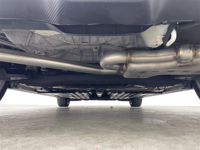 スイフトスポーツ ベースグレード　禁煙車／デュアルブレーキサポート／全方位モニター用カメラＰＫＧ装着車／６速ＭＴ／レーダークルコン／レーンキープ／シートヒーター／ＬＥＤオートライト／革巻きステアリング／純正１７インチＡＷ／前後ドラレコ（44枚目）