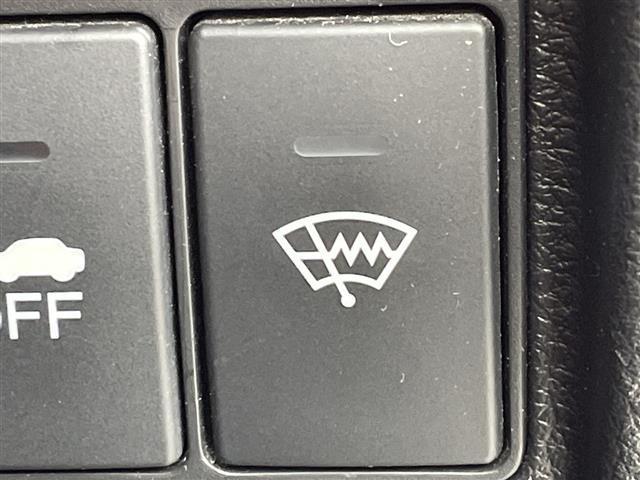 ヴェゼル ハイブリッドＺ　禁煙車／シティブレーキアクティブシステム／純正ＳＤナビ／フルセグＴＶ／バックカメラ／ハーフレザーシート／シートヒーター／ステアリングスイッチ／パドルシフト／電子サイドブレーキ／ブレーキオートホールド（10枚目）