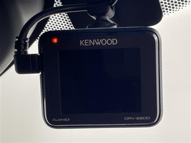 ヴェゼル ハイブリッドＺ　禁煙車／シティブレーキアクティブシステム／純正ＳＤナビ／フルセグＴＶ／バックカメラ／ハーフレザーシート／シートヒーター／ステアリングスイッチ／パドルシフト／電子サイドブレーキ／ブレーキオートホールド（12枚目）