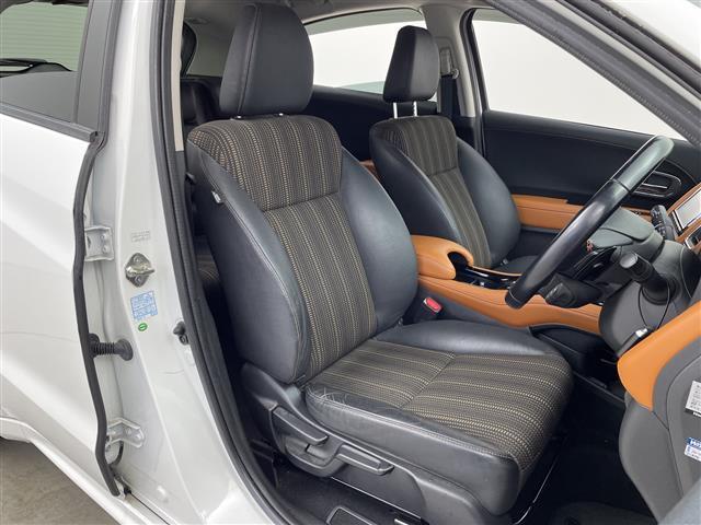 ヴェゼル ハイブリッドＺ　禁煙車／シティブレーキアクティブシステム／純正ＳＤナビ／フルセグＴＶ／バックカメラ／ハーフレザーシート／シートヒーター／ステアリングスイッチ／パドルシフト／電子サイドブレーキ／ブレーキオートホールド（14枚目）