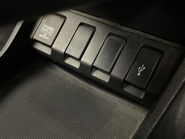 ヴェゼル ハイブリッドＺ　禁煙車／シティブレーキアクティブシステム／純正ＳＤナビ／フルセグＴＶ／バックカメラ／ハーフレザーシート／シートヒーター／ステアリングスイッチ／パドルシフト／電子サイドブレーキ／ブレーキオートホールド（30枚目）