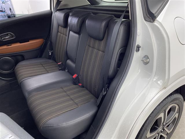 ヴェゼル ハイブリッドＺ　禁煙車／シティブレーキアクティブシステム／純正ＳＤナビ／フルセグＴＶ／バックカメラ／ハーフレザーシート／シートヒーター／ステアリングスイッチ／パドルシフト／電子サイドブレーキ／ブレーキオートホールド（34枚目）