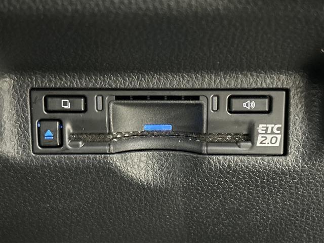 �ŐV�i�r�i�t���Z�O�E�����Z�O�E�c�u�c�Đ��j�����ē��B�J���b�c�F���A�E�A���p�C���E�C�N���v�X�̃i�r���戵���Ă���o�b�N�J�����i�o�b�N���j�^�[�j��ȃ��j�^�[�i�t���b�v�_�E�����j�^�[�j�̎�t���\�ł��B