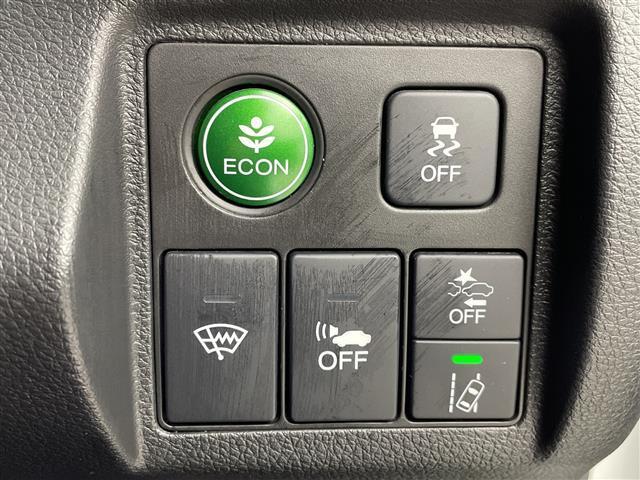 ヴェゼル ハイブリッドＺ・ホンダセンシング　禁煙車　ホンダセンシング　衝突軽減ブレーキ　レーンキープアシスト　誤発進抑制機能　レーダークルーズコントロール　ＤＮ席パワーシート　ＤＮ席シートヒーター　シートメモリー　パドルシフト　ＬＥＤ　ＥＴＣ（4枚目）