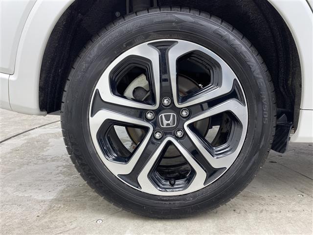 ヴェゼル ハイブリッドＺ・ホンダセンシング　禁煙車　ホンダセンシング　衝突軽減ブレーキ　レーンキープアシスト　誤発進抑制機能　レーダークルーズコントロール　ＤＮ席パワーシート　ＤＮ席シートヒーター　シートメモリー　パドルシフト　ＬＥＤ　ＥＴＣ（17枚目）