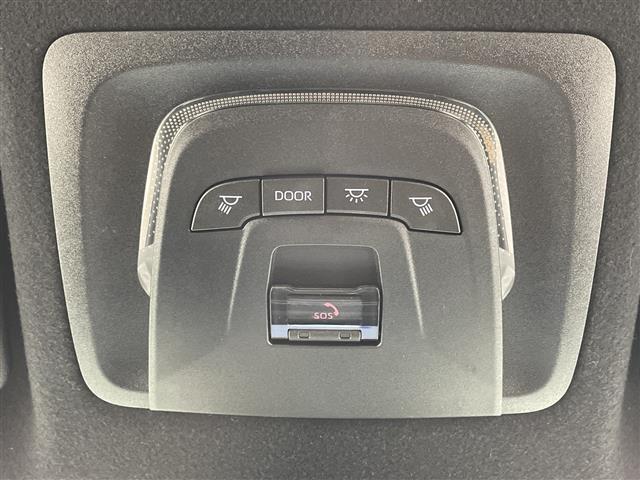 �ŐV�i�r�i�t���Z�O�E�����Z�O�E�c�u�c�Đ��j�����ē��B�J���b�c�F���A�E�A���p�C���E�C�N���v�X�̃i�r���戵���Ă���o�b�N�J�����i�o�b�N���j�^�[�j��ȃ��j�^�[�i�t���b�v�_�E�����j�^�[�j�̎�t���\�ł��B