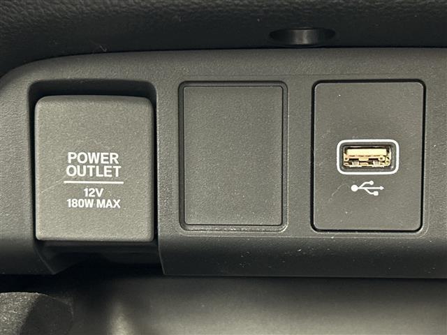 フィット ｅ：ＨＥＶベーシック　禁煙車／ホンダセンシング／純正ＳＤナビ／バックカメラ／レーダークルーズコントロール／レーンキープアシスト／ＥＴＣ／ＬＥＤオートライト／オートブレーキホールド／電子パーキング／前後コーナーセンサー（10枚目）