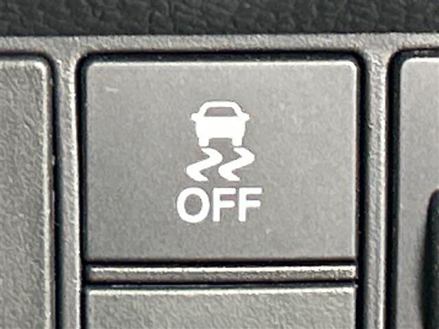 フィット ｅ：ＨＥＶベーシック　禁煙車／ホンダセンシング／純正ＳＤナビ／バックカメラ／レーダークルーズコントロール／レーンキープアシスト／ＥＴＣ／ＬＥＤオートライト／オートブレーキホールド／電子パーキング／前後コーナーセンサー（12枚目）