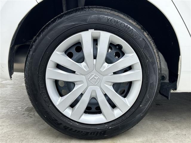 フィット ｅ：ＨＥＶベーシック　禁煙車／ホンダセンシング／純正ＳＤナビ／バックカメラ／レーダークルーズコントロール／レーンキープアシスト／ＥＴＣ／ＬＥＤオートライト／オートブレーキホールド／電子パーキング／前後コーナーセンサー（17枚目）