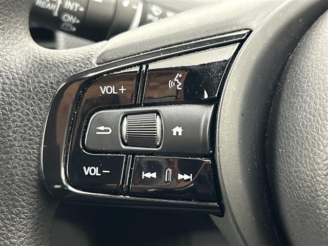 フィット ｅ：ＨＥＶベーシック　禁煙車／ホンダセンシング／純正ＳＤナビ／バックカメラ／レーダークルーズコントロール／レーンキープアシスト／ＥＴＣ／ＬＥＤオートライト／オートブレーキホールド／電子パーキング／前後コーナーセンサー（26枚目）