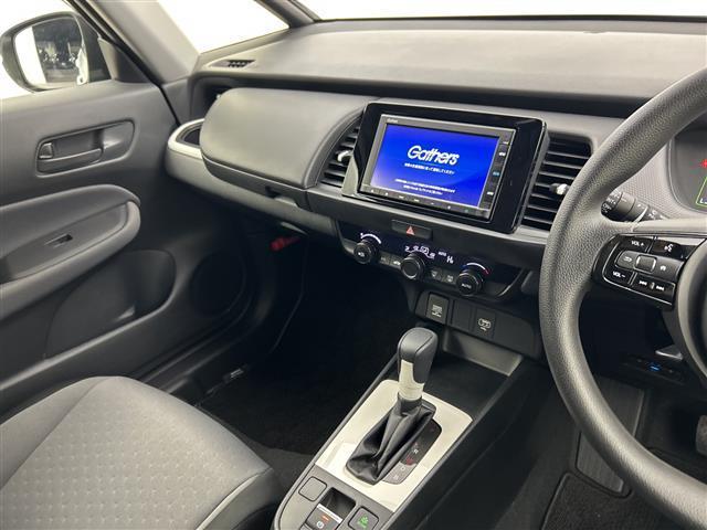 フィット ｅ：ＨＥＶベーシック　禁煙車／ホンダセンシング／純正ＳＤナビ／バックカメラ／レーダークルーズコントロール／レーンキープアシスト／ＥＴＣ／ＬＥＤオートライト／オートブレーキホールド／電子パーキング／前後コーナーセンサー（30枚目）