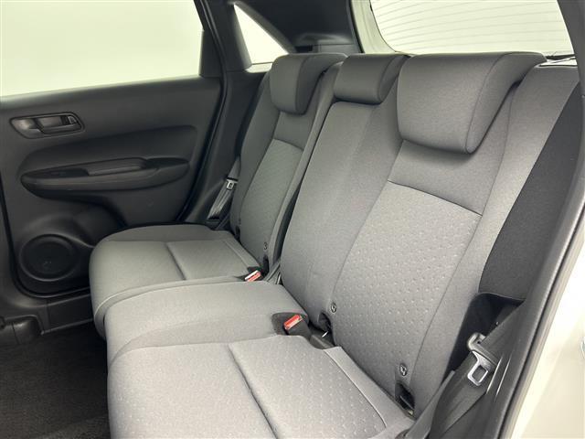 フィット ｅ：ＨＥＶベーシック　禁煙車／ホンダセンシング／純正ＳＤナビ／バックカメラ／レーダークルーズコントロール／レーンキープアシスト／ＥＴＣ／ＬＥＤオートライト／オートブレーキホールド／電子パーキング／前後コーナーセンサー（35枚目）