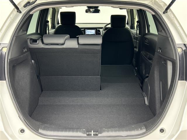 フィット ｅ：ＨＥＶベーシック　禁煙車／ホンダセンシング／純正ＳＤナビ／バックカメラ／レーダークルーズコントロール／レーンキープアシスト／ＥＴＣ／ＬＥＤオートライト／オートブレーキホールド／電子パーキング／前後コーナーセンサー（37枚目）