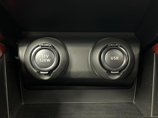 スイフトスポーツ ベースグレード　禁煙車／社外ＳＤナビ／衝突被害軽減ブレーキ／レーダークルーズコントロール／コーナーセンサー／ＢＳＭ／ＥＴＣ／パドルシフト／ステアリングスイッチ／シートヒーター／オートライト／スマートキー（30枚目）