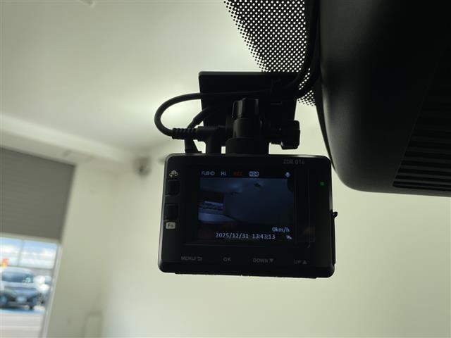 デミオ １５Ｓツーリング　禁煙車／純正ナビ／バックカメラ／スマートシティブレーキサポート／シートヒーター／ヘッドアップディスプレイ／コーナーセンサー／ドライブレコーダー（前後）／オートライト／ＥＴＣ／ステアリングスイッチ（11枚目）