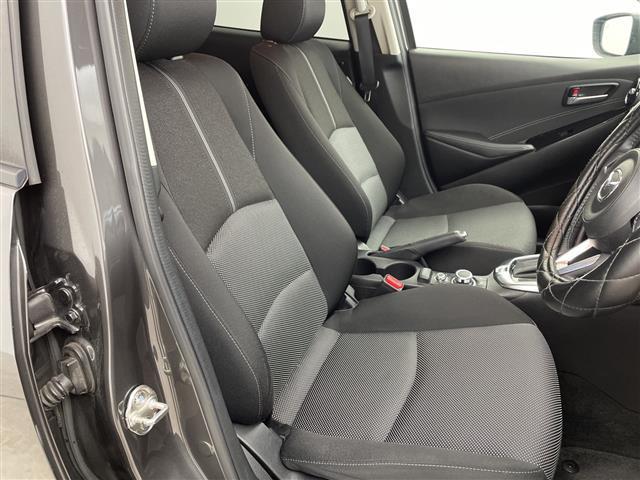 デミオ １５Ｓツーリング　禁煙車／純正ナビ／バックカメラ／スマートシティブレーキサポート／シートヒーター／ヘッドアップディスプレイ／コーナーセンサー／ドライブレコーダー（前後）／オートライト／ＥＴＣ／ステアリングスイッチ（14枚目）