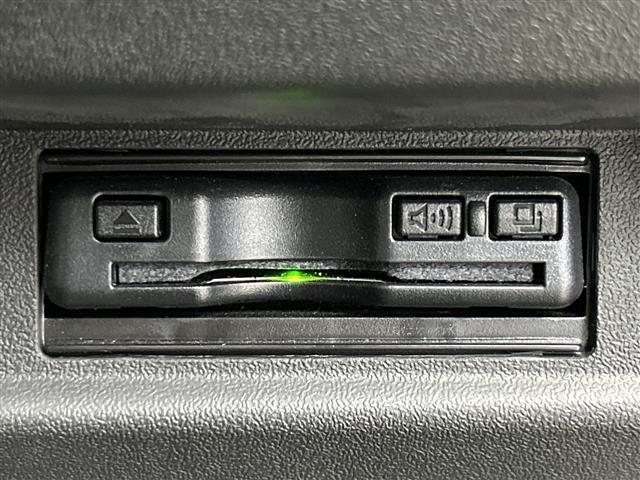 ジムニー XL 禁煙車 社外ナビ 前席シートヒーター ETC バックモニター ドライブレコーダー TVキャンセラー ルーフキャリア サイドステップ レザー調シートカバー フルセグ iPod スペアタイヤ CD/DVD(6枚目)