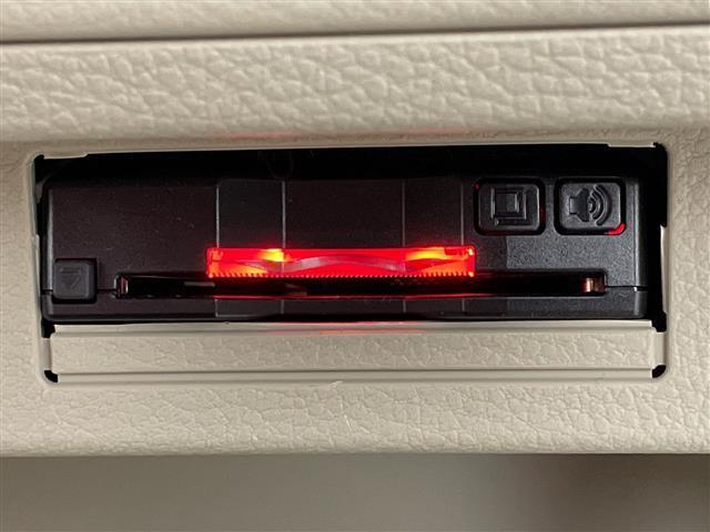 アルトラパン Ｓ　禁煙車／衝突軽減システム／社外ＳＤナビ／ワンセグＴＶ／バックカメラ／運転席シートヒーター／ドライブレコーダー／ＨＩＤオートライト／プッシュスタート／スマートキー／スペアキー有／純フロアマット／バイザー（6枚目）