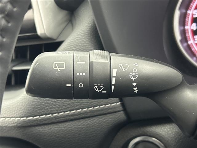 �ŐV�i�r�i�t���Z�O�E�����Z�O�E�c�u�c�Đ��j�����ē��B�J���b�c�F���A�E�A���p�C���E�C�N���v�X�̃i�r���戵���Ă���o�b�N�J�����i�o�b�N���j�^�[�j��ȃ��j�^�[�i�t���b�v�_�E�����j�^�[�j�̎�t���\�ł��B