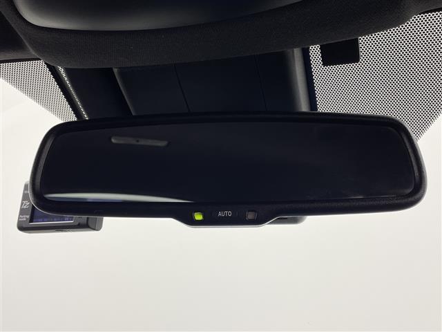 Ｃ－ＨＲ Ｇ　禁煙車／トヨタセーフティセンス／純正９インチナビ／バックカメラ／レーダークルーズコントロール／ハーフレザーシート／シートヒーター／レーンキープアシスト／ブラインドスポットモニター／ビルトインＥＴＣ（12枚目）