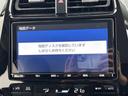 プリウス Ｓツーリングセレクション　純正ナビ／バックカメラ／後席モニター／衝突被害軽減ブレーキ／レーダークルーズコントロール／シートヒーター／ドライブレコーダー／ビルトインＥＴＣ／ＴＯＭ’Ｓ製ＡＷ／オートハイビーム／スマートキー（5枚目）