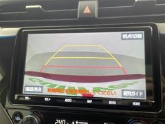 【バックモニター】後ろのカメラの映像がモニターに映し出されるので、後方の見えない死角や、障害物との距離感などもしっかり安全確認することができます！ 4