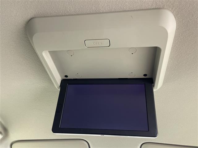 セレナ ハイウェイスター　Ｖセレ＋セーフティＩＩ　ＳＨＶ　純正ナビ　純正１１型後席モニター　全周囲カメラ　衝突被害軽減ブレーキ　車線逸脱警報　クルーズコントロール　両側パワースライドドア　ＬＥＤライト　コーナーセンサー　ドライブレコーダー　ＥＴＣ　禁煙車（3枚目）