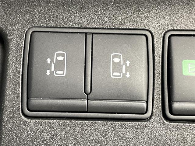セレナ ハイウェイスター　Ｖセレ＋セーフティＩＩ　ＳＨＶ　純正ナビ　純正１１型後席モニター　全周囲カメラ　衝突被害軽減ブレーキ　車線逸脱警報　クルーズコントロール　両側パワースライドドア　ＬＥＤライト　コーナーセンサー　ドライブレコーダー　ＥＴＣ　禁煙車（8枚目）