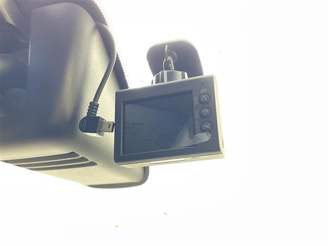 セレナ ハイウェイスター　Ｖセレ＋セーフティＩＩ　ＳＨＶ　純正ナビ　純正１１型後席モニター　全周囲カメラ　衝突被害軽減ブレーキ　車線逸脱警報　クルーズコントロール　両側パワースライドドア　ＬＥＤライト　コーナーセンサー　ドライブレコーダー　ＥＴＣ　禁煙車（9枚目）