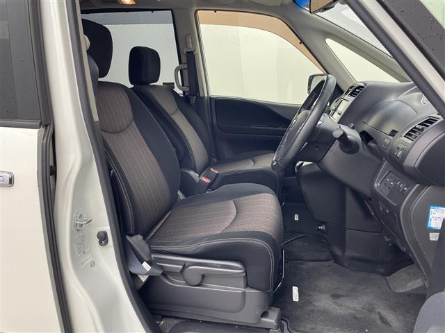 セレナ ハイウェイスター　Ｖセレ＋セーフティＩＩ　ＳＨＶ　純正ナビ　純正１１型後席モニター　全周囲カメラ　衝突被害軽減ブレーキ　車線逸脱警報　クルーズコントロール　両側パワースライドドア　ＬＥＤライト　コーナーセンサー　ドライブレコーダー　ＥＴＣ　禁煙車（14枚目）