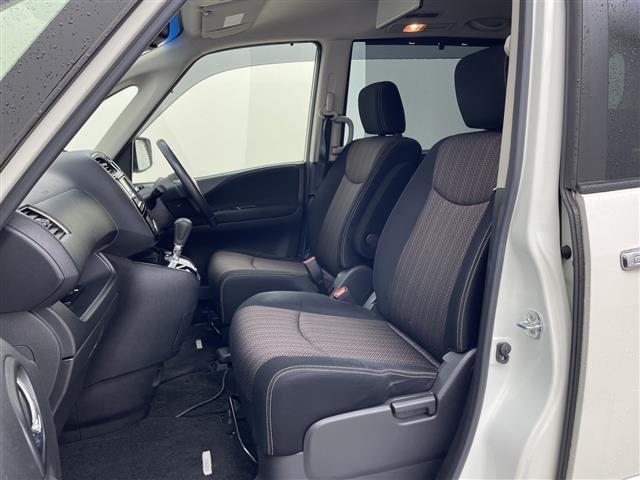 セレナ ハイウェイスター　Ｖセレ＋セーフティＩＩ　ＳＨＶ　純正ナビ　純正１１型後席モニター　全周囲カメラ　衝突被害軽減ブレーキ　車線逸脱警報　クルーズコントロール　両側パワースライドドア　ＬＥＤライト　コーナーセンサー　ドライブレコーダー　ＥＴＣ　禁煙車（32枚目）
