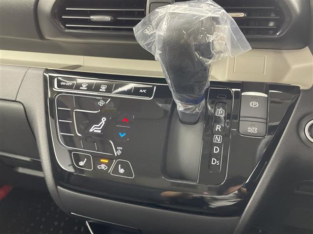 デリカミニ Ｔ　プレミアム　届出済未使用車　社外１０型ディスプレイオーディオ　全周囲カメラ　アダプティブクルーズコントロール　デジタルインナーミラー　衝突被害軽減ブレーキ　シートヒーター　両側パワースライドドア　ＥＴＣ　ＬＥＤ（21枚目）
