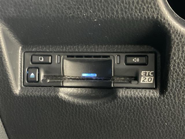 ヴォクシー Ｓ－Ｚ　純正１０．５型ナビ　純正１４型後席モニター　バックカメラ　アダプティブクルーズコントロール　両側電動スライドドア　シートヒーター　前後ドライブレコーダー　ＥＴＣ２．０　ＬＥＤヘッドライト　禁煙車（13枚目）