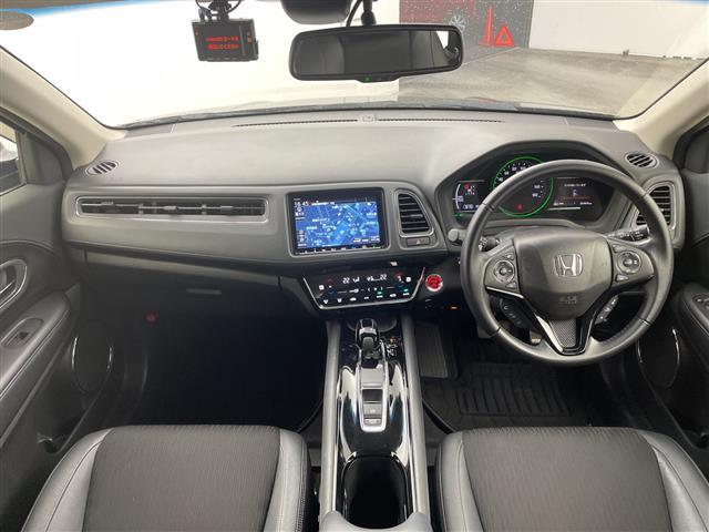 ヴェゼル ハイブリッドＸ・ホンダセンシング　純正８型ナビ　バックカメラ　アダプティブクルーズコントロール　レーンキープアシスト　衝突被害軽減ブレーキ　シートヒーター　ＬＥＤヘッドライト　ドライブレコーダー　ＥＴＣ　コーナーセンサー　禁煙車（2枚目）