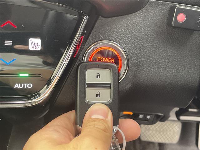 ヴェゼル ハイブリッドＸ・ホンダセンシング　純正８型ナビ　バックカメラ　アダプティブクルーズコントロール　レーンキープアシスト　衝突被害軽減ブレーキ　シートヒーター　ＬＥＤヘッドライト　ドライブレコーダー　ＥＴＣ　コーナーセンサー　禁煙車（15枚目）